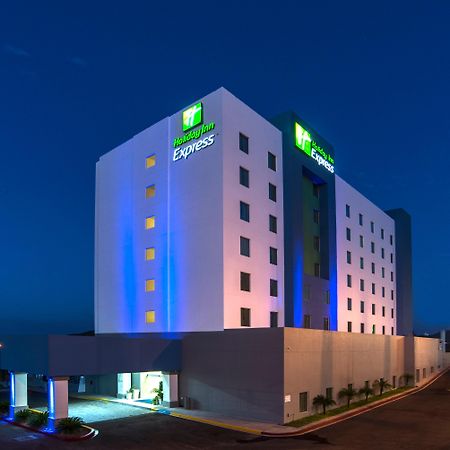ホリデイ イン エクスプレス グアイマス エクステリア 写真 Holiday Inn Express Lima Airport
