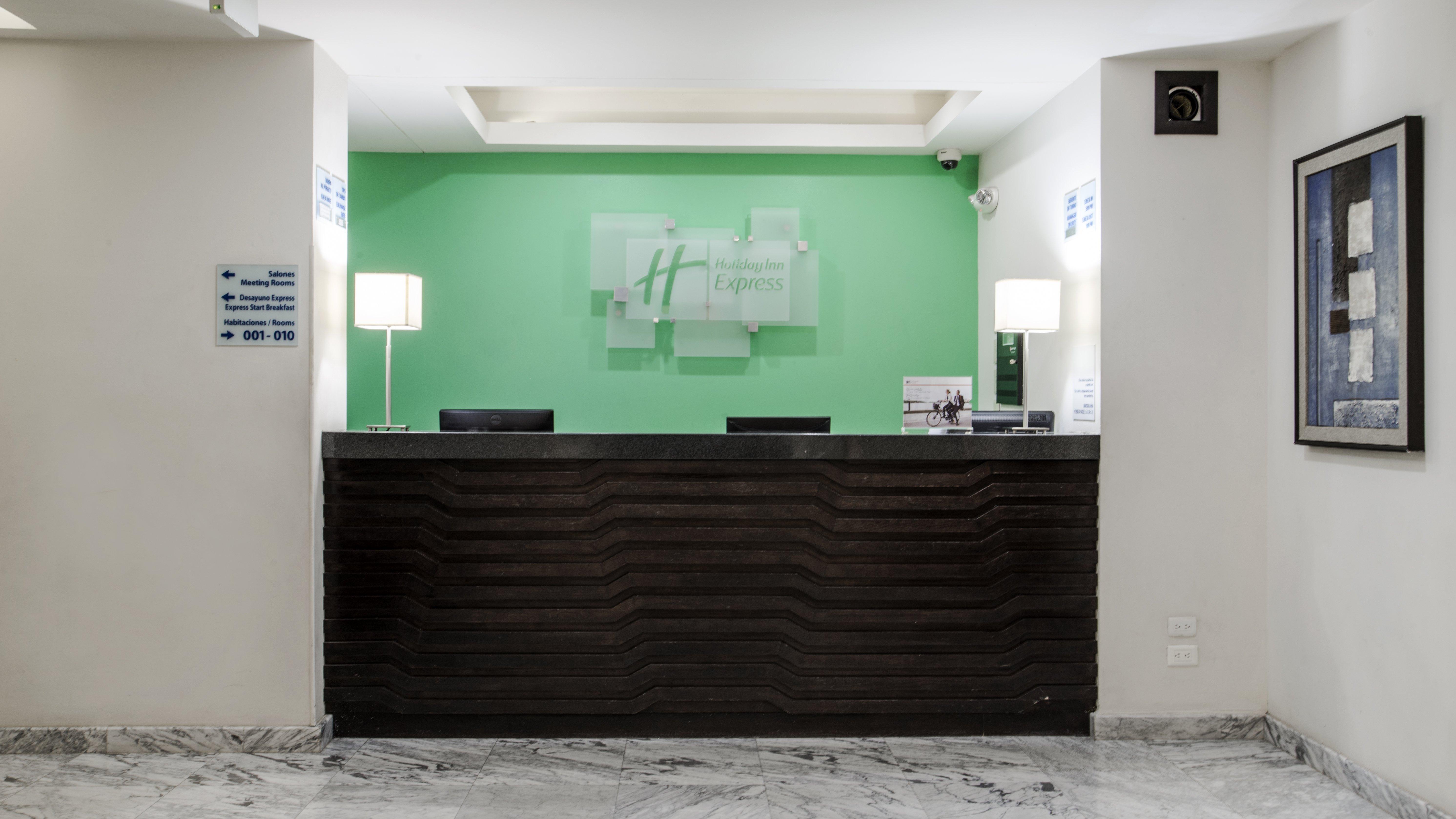 ホリデイ イン エクスプレス グアイマス エクステリア 写真 Holiday Inn Express lobby