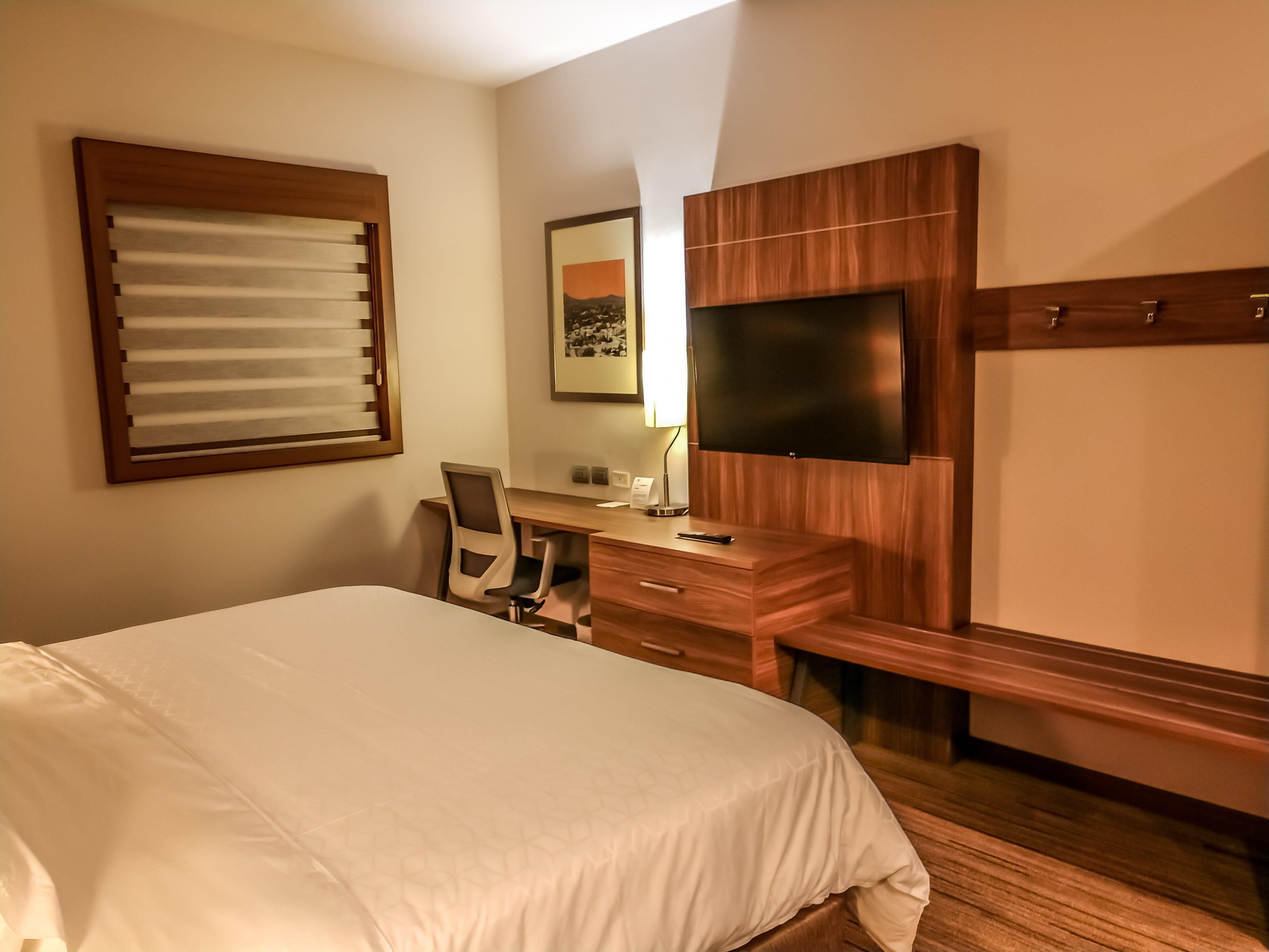 ホリデイ イン エクスプレス グアイマス エクステリア 写真 A room at the hotel